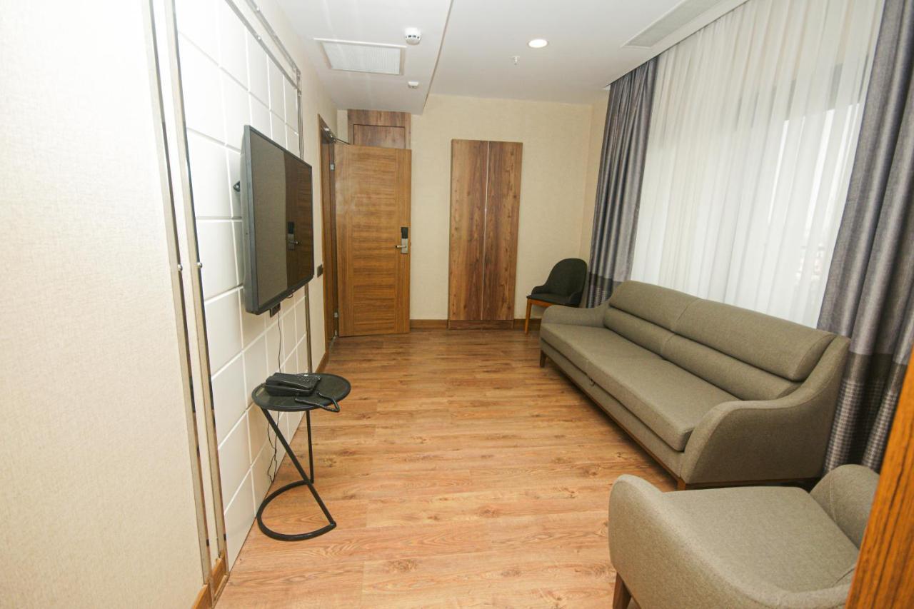 United Hotel International Yaounde Exterior photo