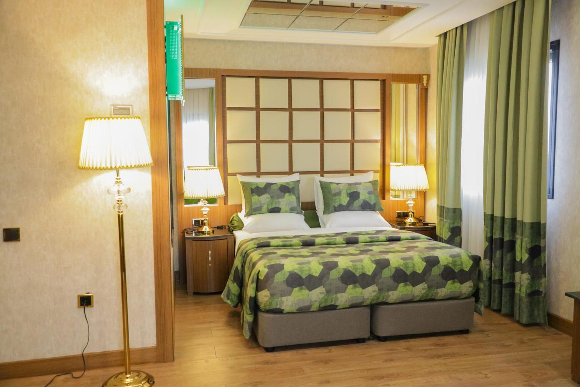 United Hotel International Yaounde Exterior photo