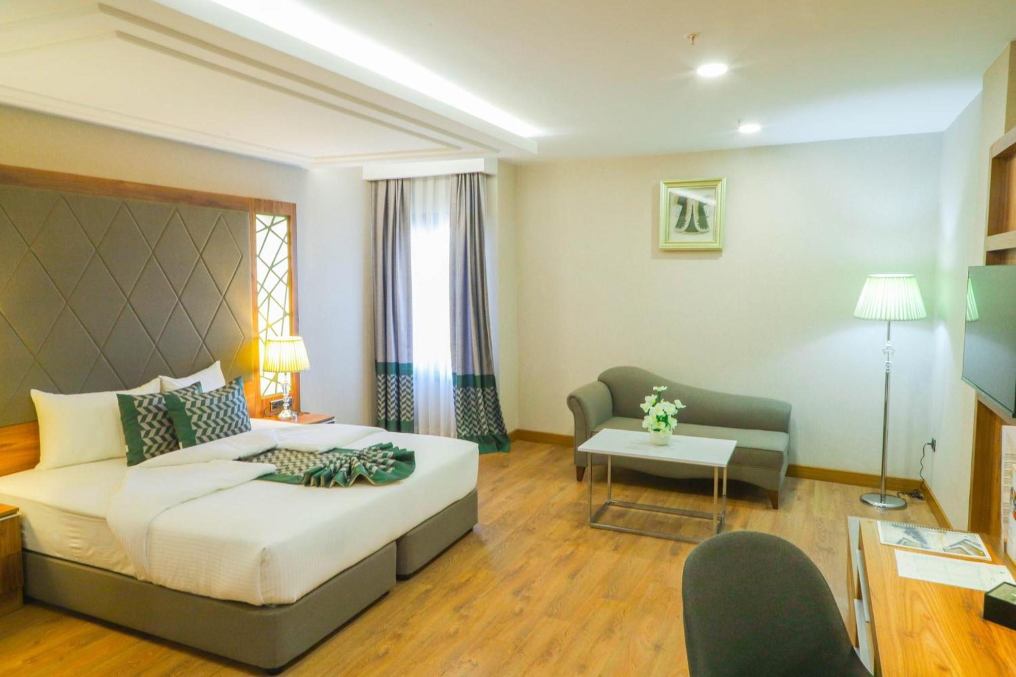 United Hotel International Yaounde Exterior photo